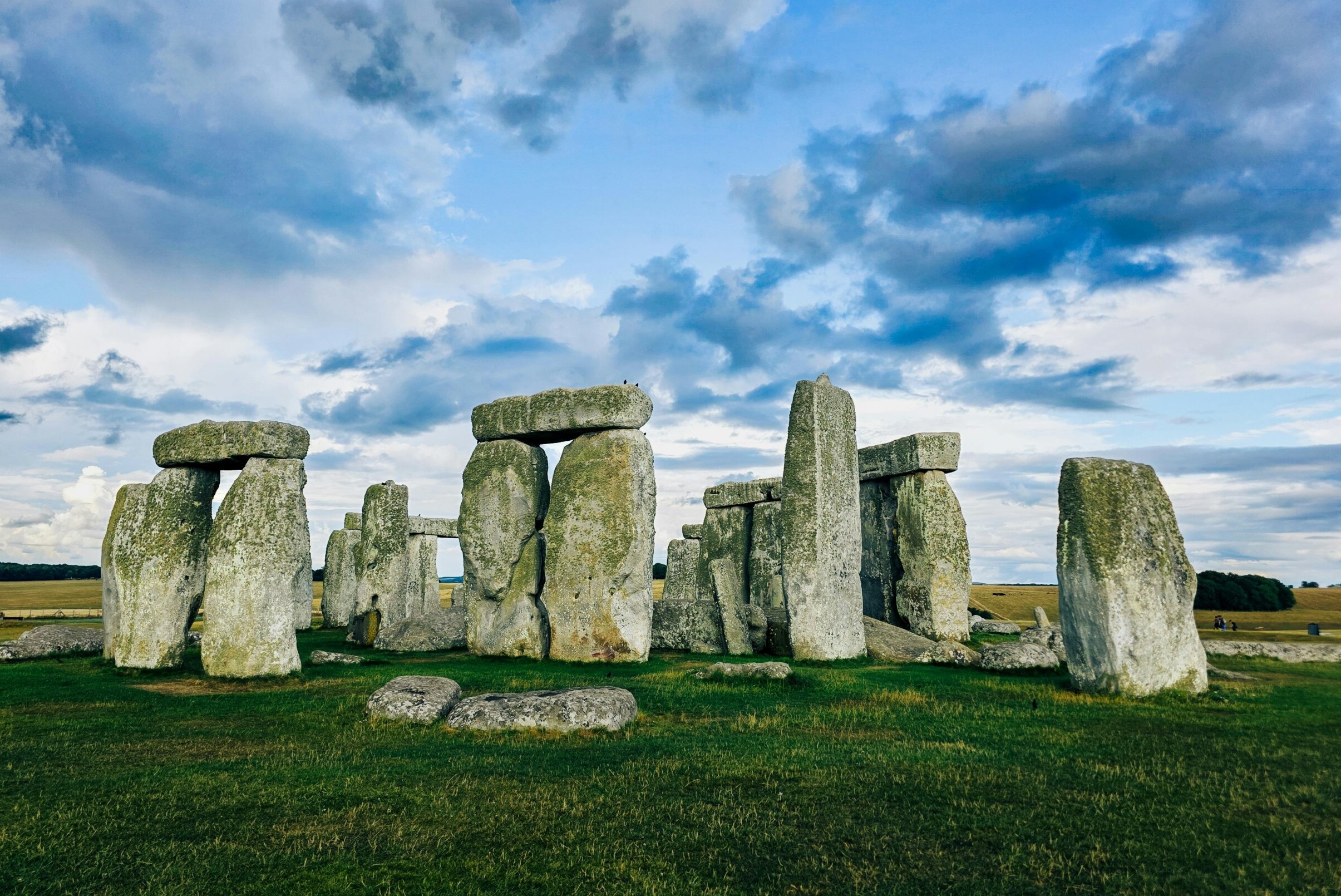 pexels-anilms980-35282412 Wiltshire, Stonehenge, monument under dramatic sky